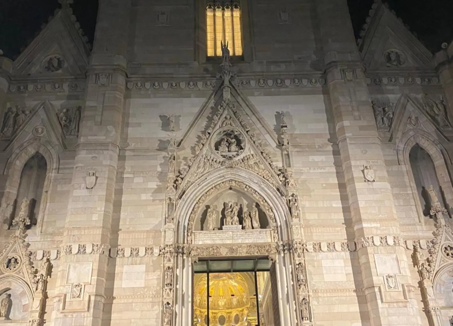 Vista Cattedrale Villa Naples Italy